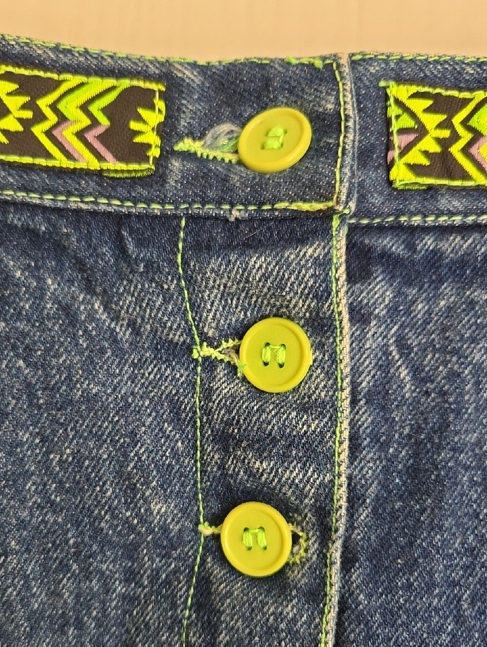 40 | Vintage Denim Skirt US 8/10 Neon Green Stitching Y2K 100% Cotton - Picture 9 of 10